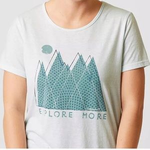 Women’s Medium Avalanche Explore More Light Blue Tee